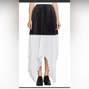BCBG brand new MIDI l Skirt.